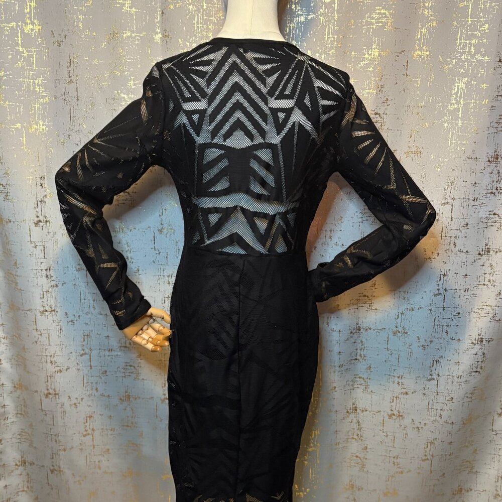 Plus Size, Fashion to Figure Black Laced Dress - Picture 7 of 10